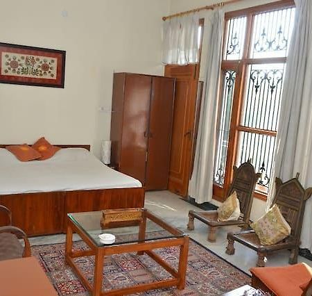 Sandy'S Homestay Jammu Exterior photo