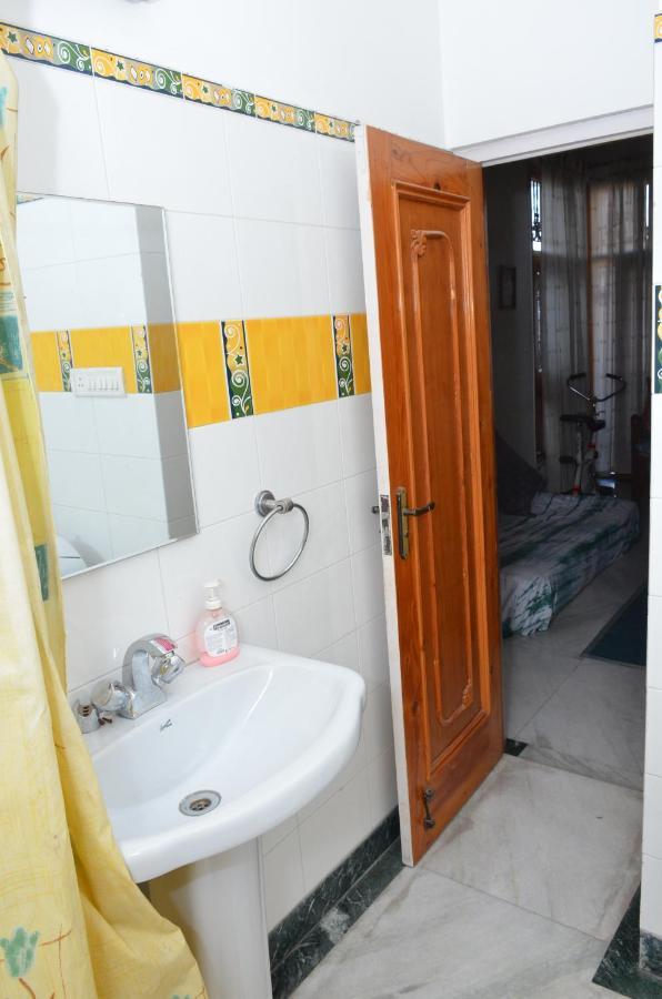 Sandy'S Homestay Jammu Exterior photo